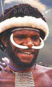 guerriero con zanne al naso